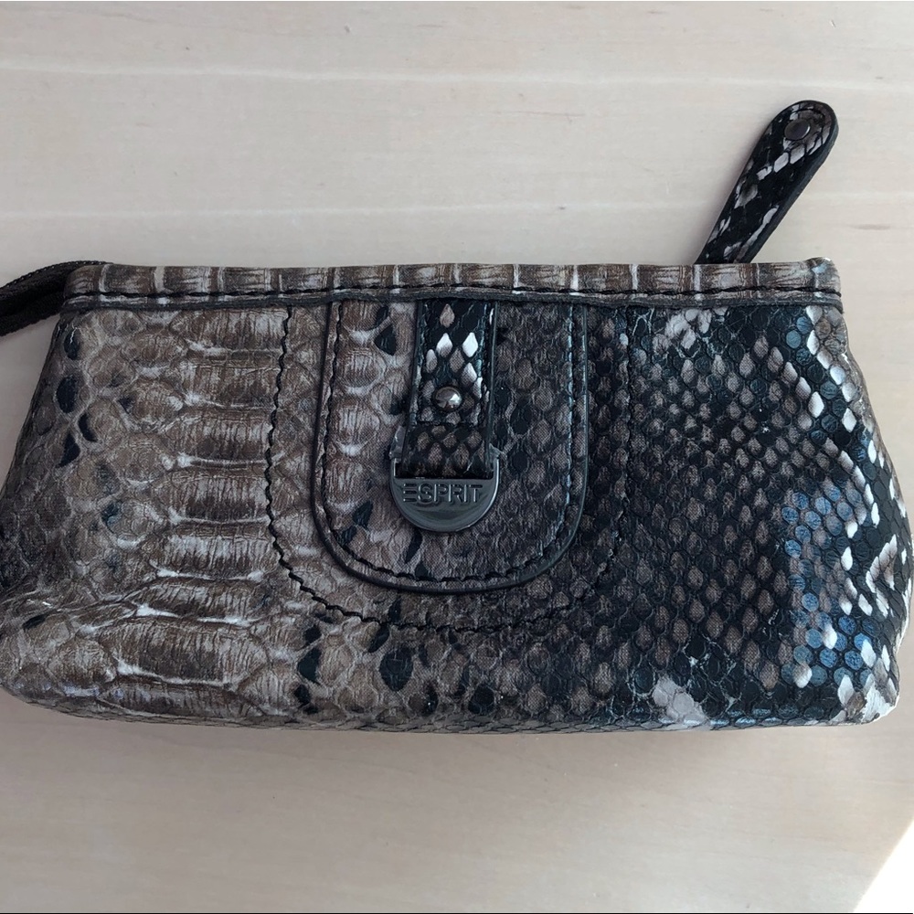 ESPRIT snakeskin patterned pouch with zipper 💋
